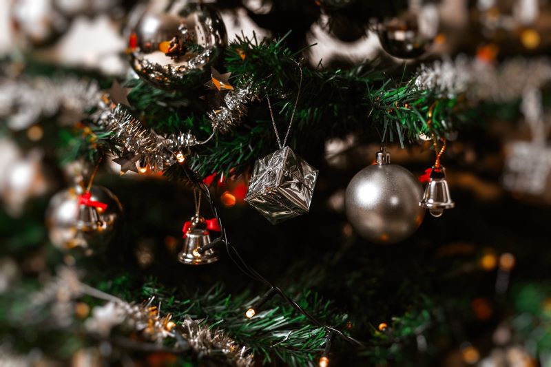 Everything You Need to Know About Choosing and Installing a Beautiful Flocked Artificial Xmas Tree